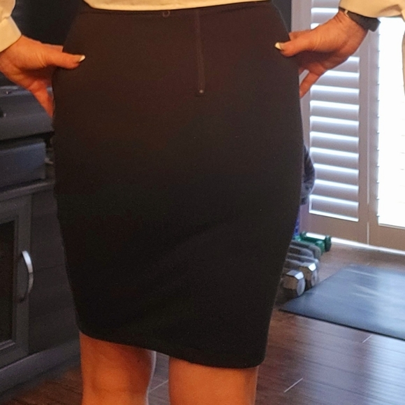 H&M SKIRT - Picture 3 of 4